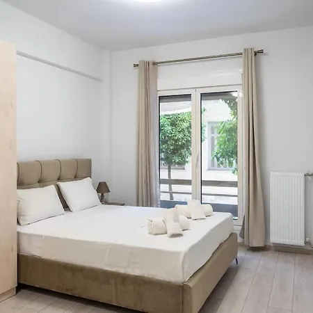 New And Renovated Close To Megaro Mousikis Apartment *