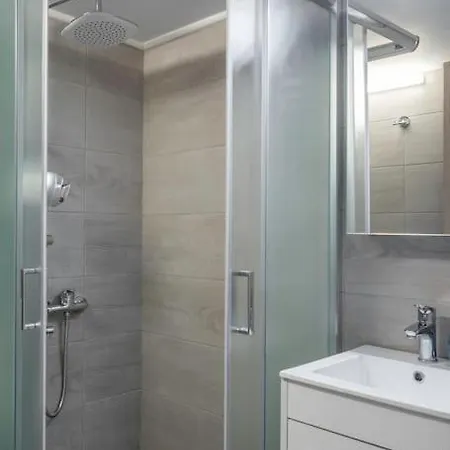 New And Renovated Close To Megaro Mousikis Apartment *