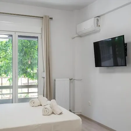 New And Renovated Close To Megaro Mousikis