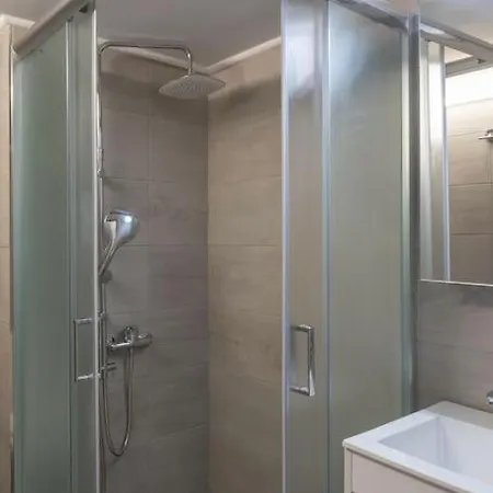 New And Renovated Close To Megaro Mousikis Apartment Athens